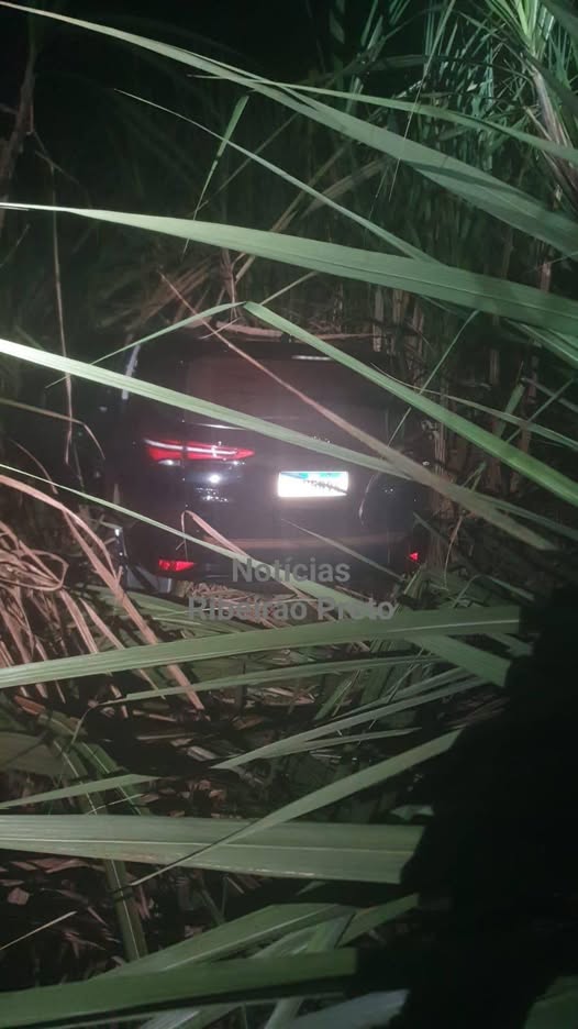 POLICIAIS DO BAEP RECUPERAM CAMINHONETE ENTRE PRADÓPOLIS E GUATAPARÁ