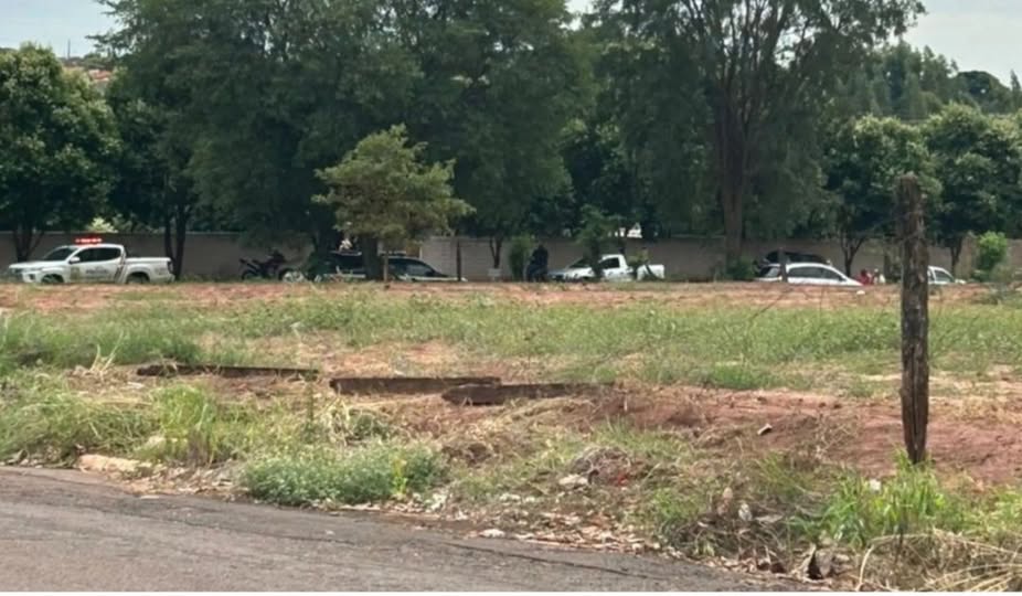 DOIS MARGINAIS RETIRAM CORPO DA SEPULTURA PARA ATOS LIBIDINOSOS