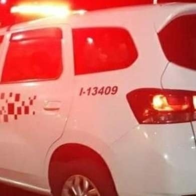 ACIDENTE GRAVÍSSIMO DE UM CARRO QUE CHOCOU-SE CONTRA UMA TORRE DE ENERGIA ELÉTRICA