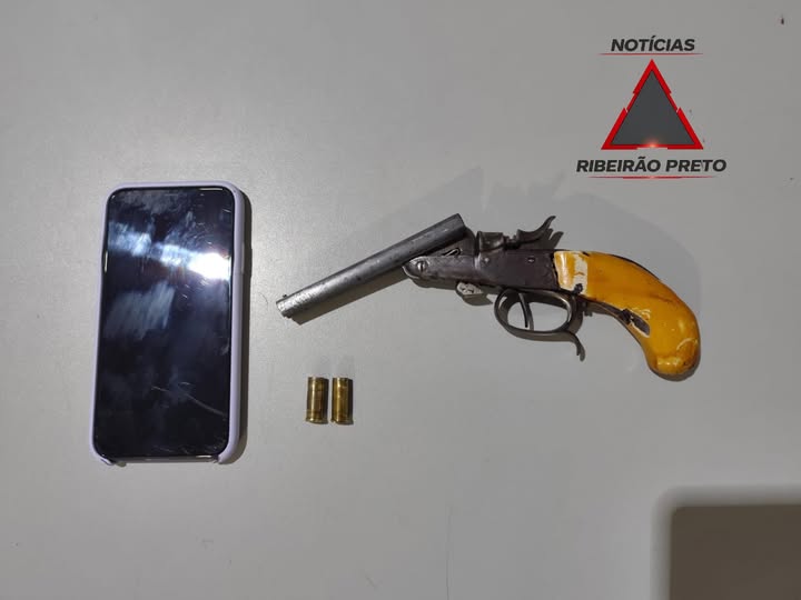 POLÍCIA MILITAR PRENDEU UM INDIVÍDUO POR DISPARAR COM ARMA DE FOGO EM VIA PÚBLICA