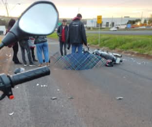 ACIDENTE ENTRE MOTOS DEIXOU FERIDOS EM SERTÃOZINHO