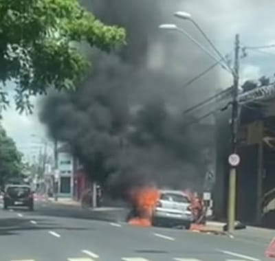 VEÍCULO EM CHAMAS EM RIBEIRÃO PRETO