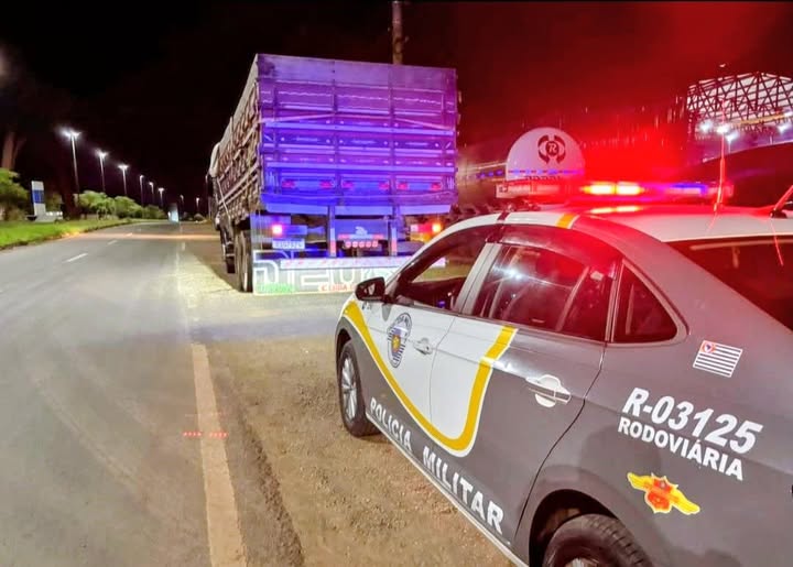 MELIANTE É PRESO EM FLAGRANTE COM CAMINHÃO ROUBADO