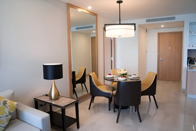 What to Expect When Staying at a Short-Term Rental vs. Hotel