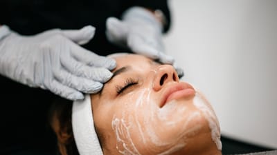 Is Deep Cleansing Facial Helpful for Oily T-Zone Skin?