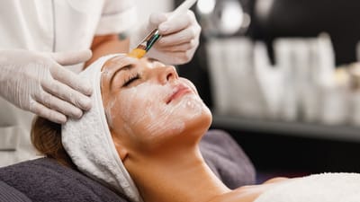 Is a Deep Cleansing Facial Good Before a Special Event?