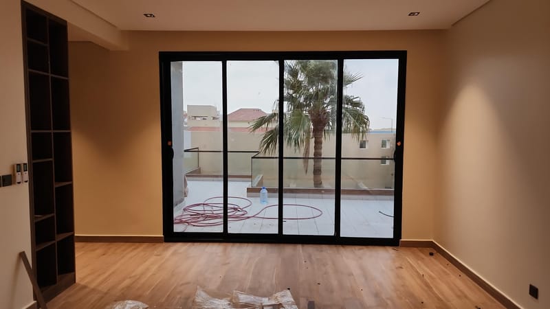 تركيب زجاج دبل عازل للصوت والحرارة بالرياض