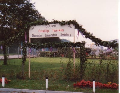 Freiwillige Feuerwehr Chemische Düngerfabrik Rendsburg (von 1921 - 1984) Eine enge Verbundenheit mit der Freiwilligen Feuerwehr Rendsburg