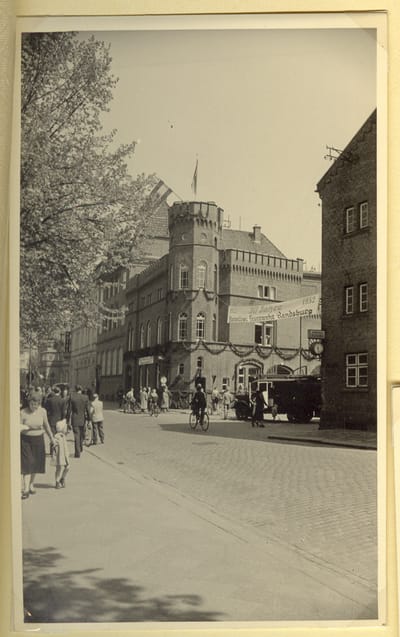 30 Jähriges Bestehen der Freiwilligen Feuerwehr Rendsburg mit Festumzug 1952