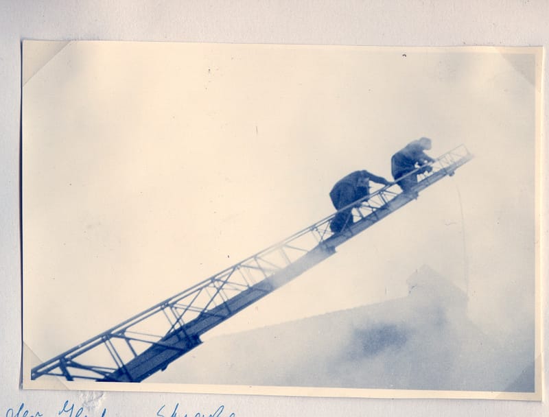 22.01.1951 Großfeuer Möbel Schulz, 1 toter Feuerwehrmann (Zum vergrößern auf das Bild drücken)