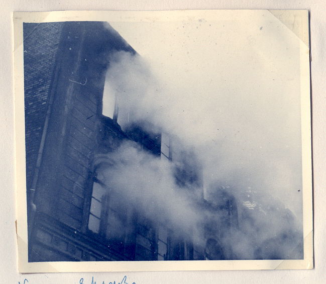 22.01.1951 Großfeuer Möbel Schulz, 1 toter Feuerwehrmann (Zum vergrößern auf das Bild drücken)