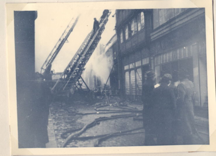 22.01.1951 Großfeuer Möbel Schulz, 1 toter Feuerwehrmann (Zum vergrößern auf das Bild drücken)