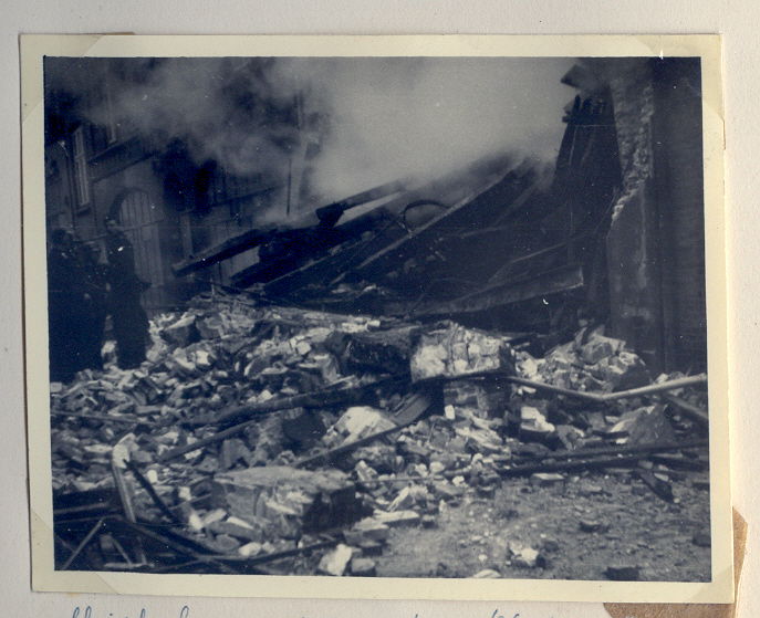 22.01.1951 Großfeuer Möbel Schulz, 1 toter Feuerwehrmann (Zum vergrößern auf das Bild drücken)