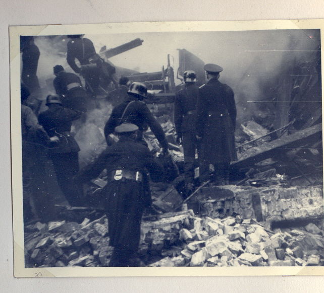 22.01.1951 Großfeuer Möbel Schulz, 1 toter Feuerwehrmann (Zum vergrößern auf das Bild drücken)