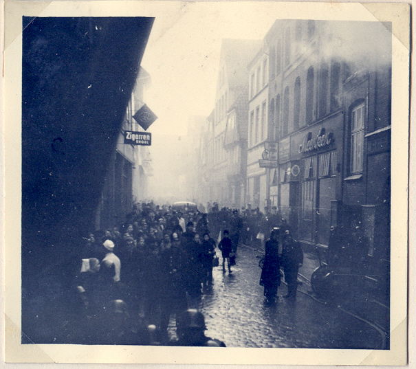 22.01.1951 Großfeuer Möbel Schulz, 1 toter Feuerwehrmann (Zum vergrößern auf das Bild drücken)