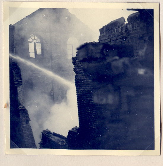 22.01.1951 Großfeuer Möbel Schulz, 1 toter Feuerwehrmann (Zum vergrößern auf das Bild drücken)