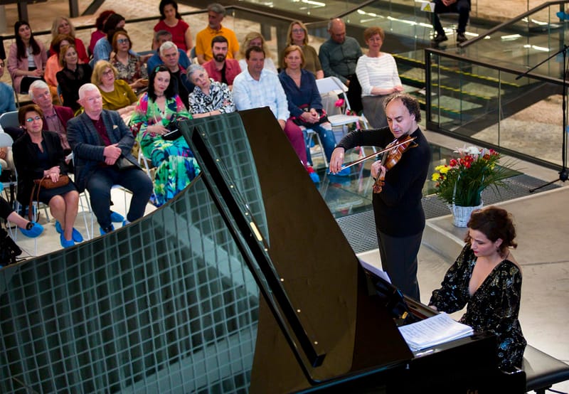 МУЗИКАЛНИ ФЕСТИВАЛИ: Класика, Камерна Музика и Фолклорно Наследство