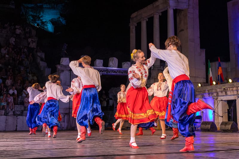 МУЗИКАЛНИ ФЕСТИВАЛИ: Класика, Камерна Музика и Фолклорно Наследство