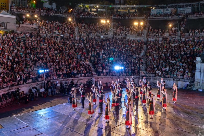 МУЗИКАЛНИ ФЕСТИВАЛИ: Класика, Камерна Музика и Фолклорно Наследство