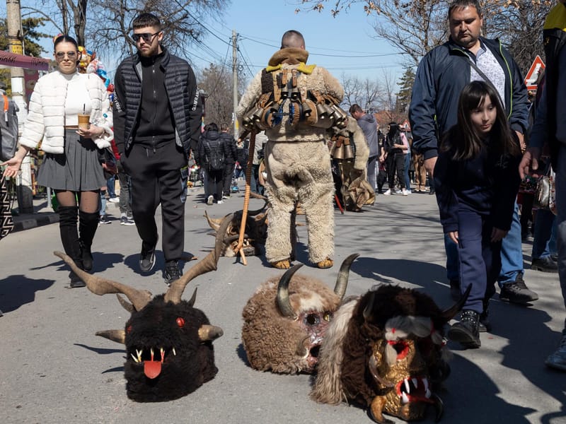 НАРОДНИ ТРАДИЦИИ: ДОКУМЕНТАЛИСТИКА, КОЯТО СЪХРАНЯВА ДУХА