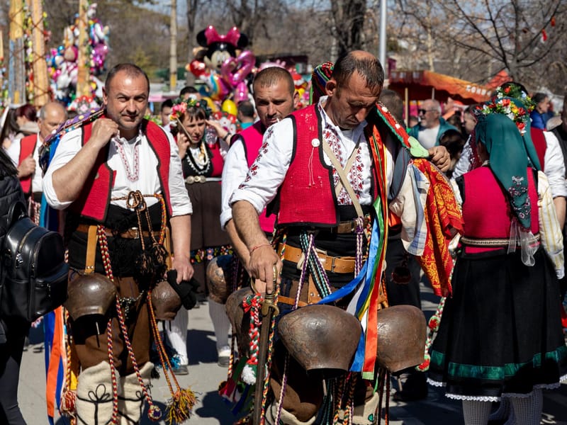 НАРОДНИ ТРАДИЦИИ: ДОКУМЕНТАЛИСТИКА, КОЯТО СЪХРАНЯВА ДУХА