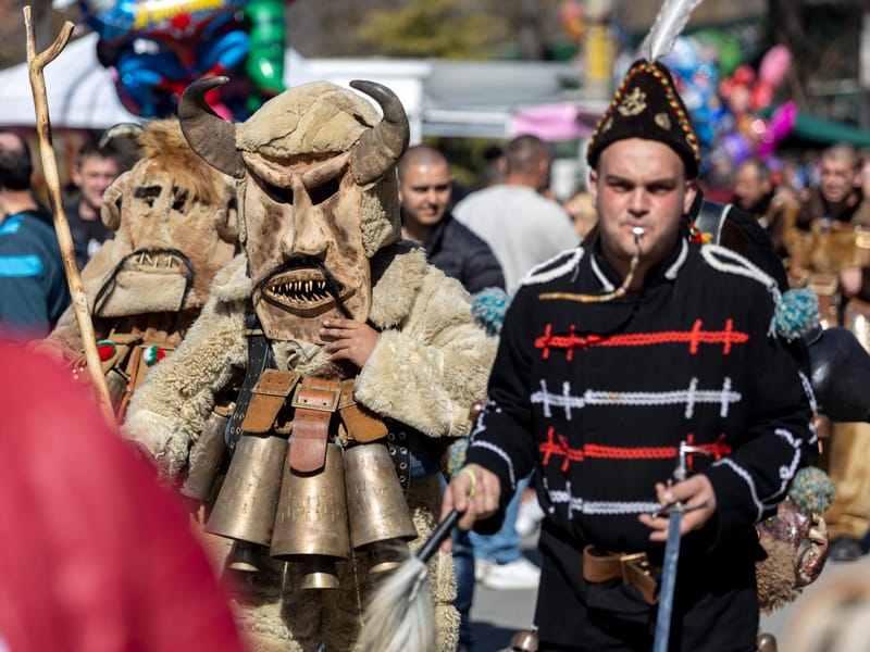 НАРОДНИ ТРАДИЦИИ: ДОКУМЕНТАЛИСТИКА, КОЯТО СЪХРАНЯВА ДУХА
