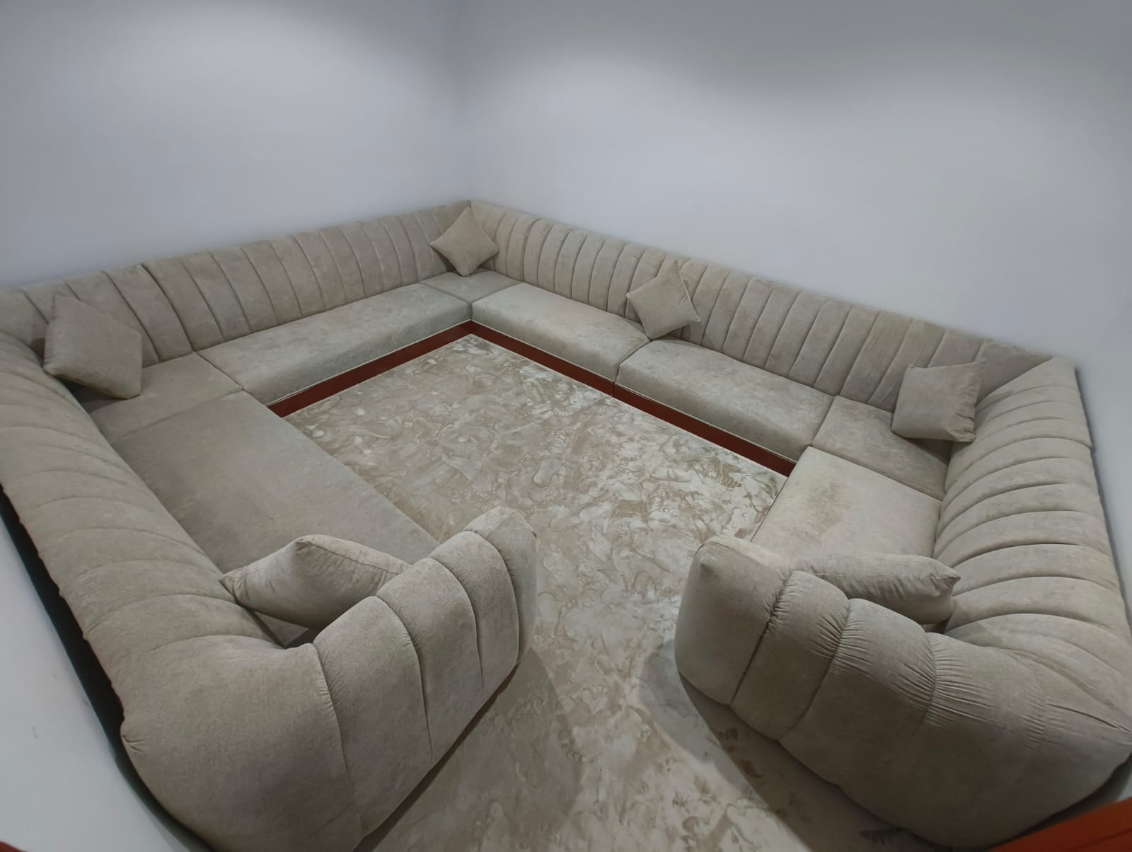 تفصيل المجالس تنجيد كنب - تفصيل ستاير وطني امريكي. نقدم لكم خدمة تفصيل مجالس خشب جلسات عربية