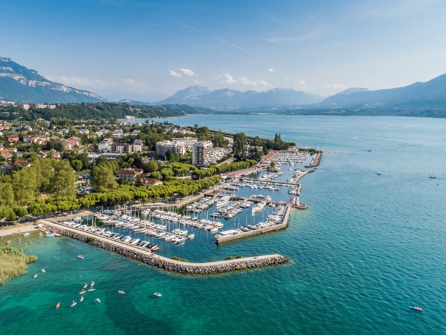 Aix-les-Bains en camping-car : lac, thermes et grand air en Savoie