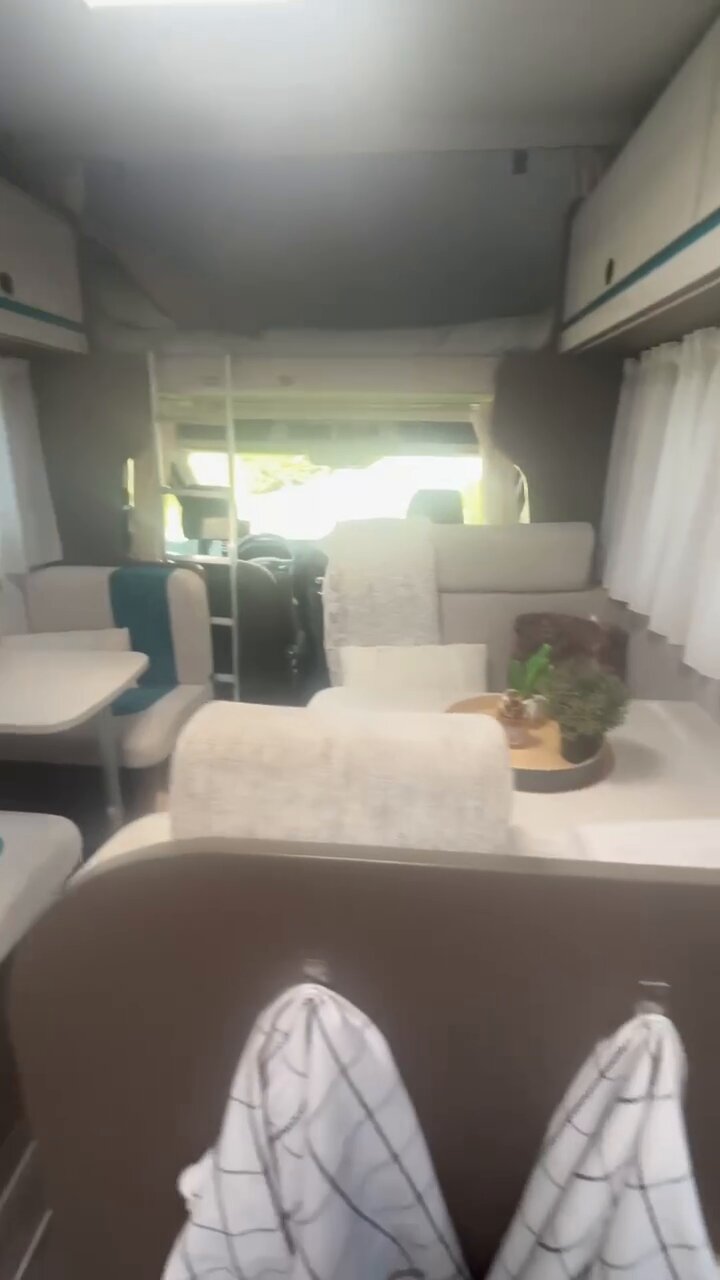 Intérieur de DREAM camping-car location Chapareillan Grésivaudan