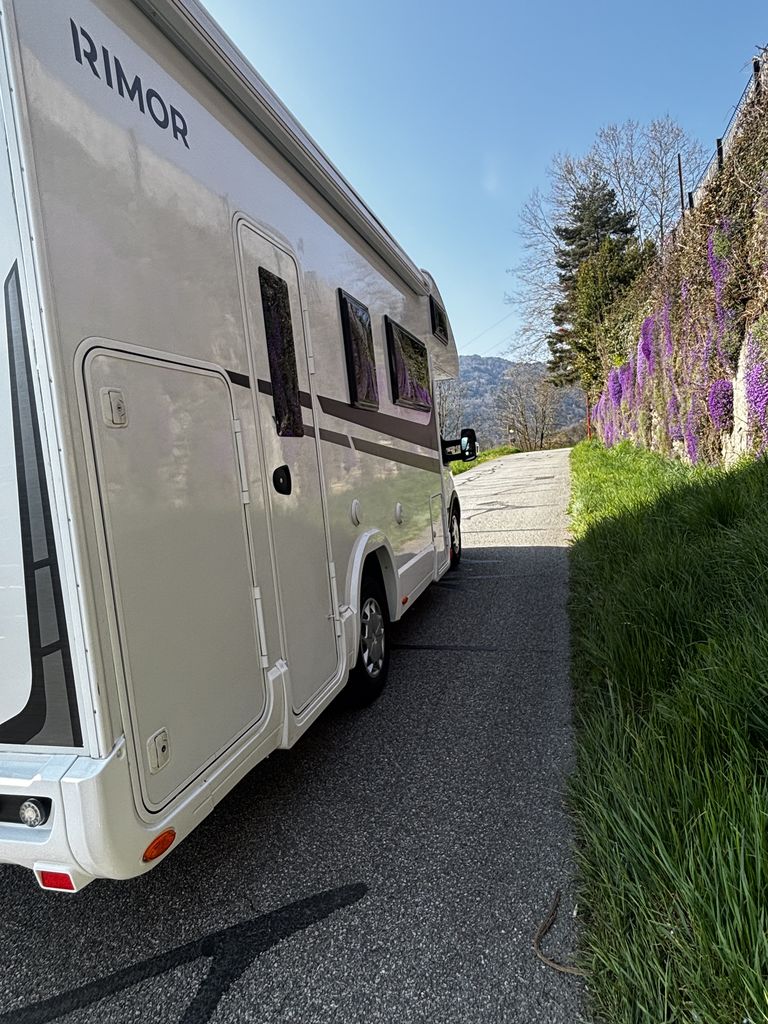 Extérieur camping-car DREAM 6 places location Chapareillan Grésivaudan