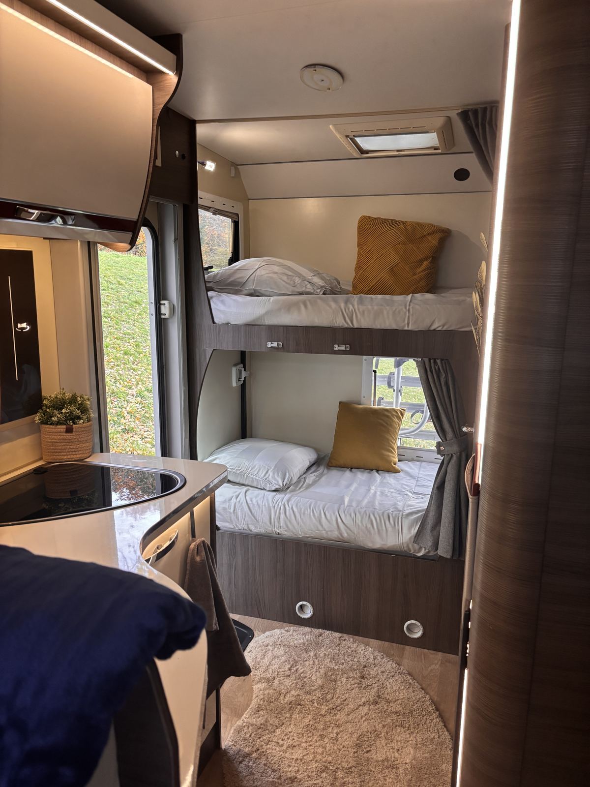 Lits superposés camping-car HAPPY location Chapareillan Isère