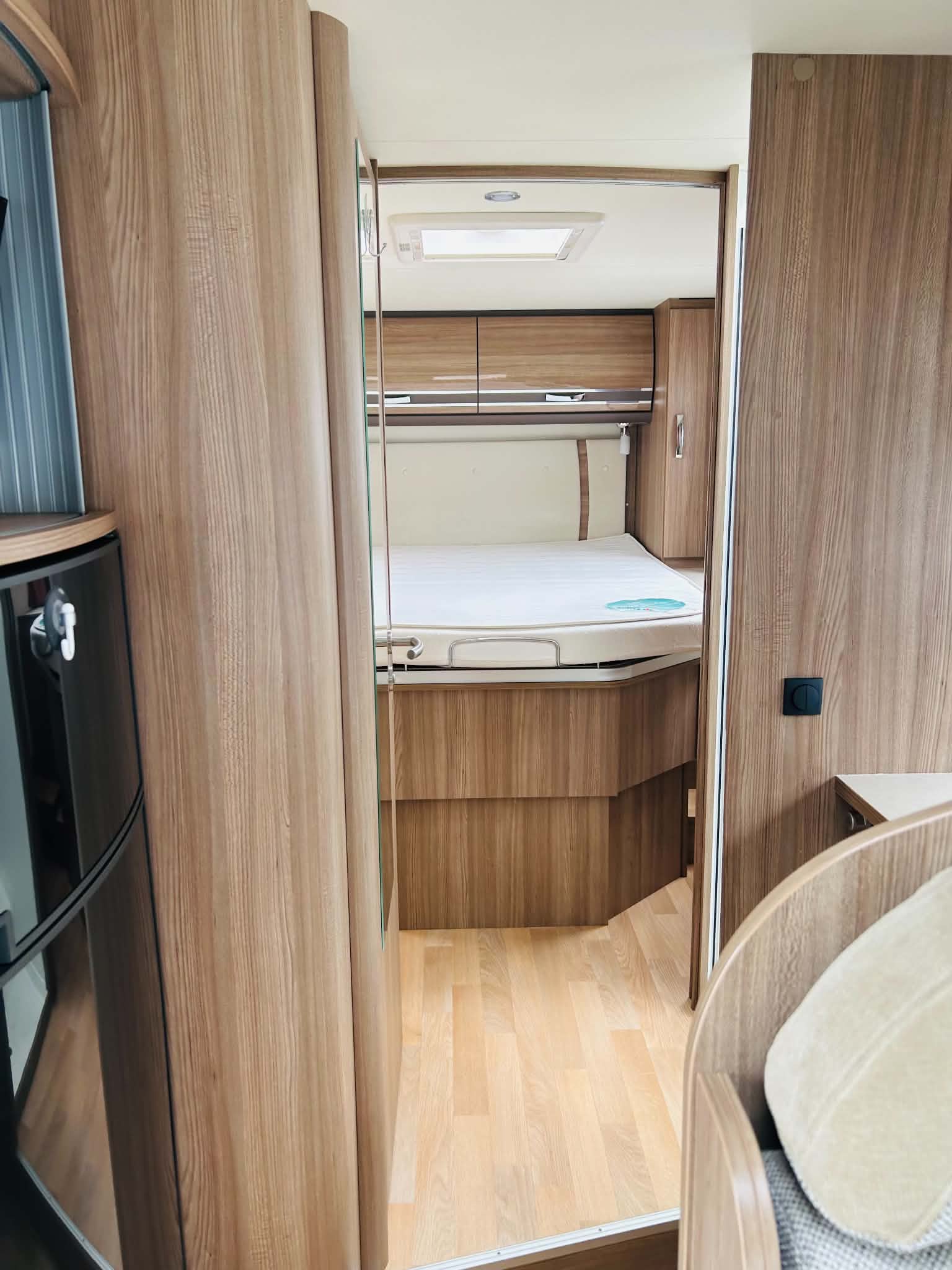 Rangements et penderie camping-car BALOU location Savoie