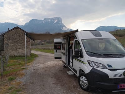 Fourgon aménagé SMILE 4 places — Location en Savoie et Isère