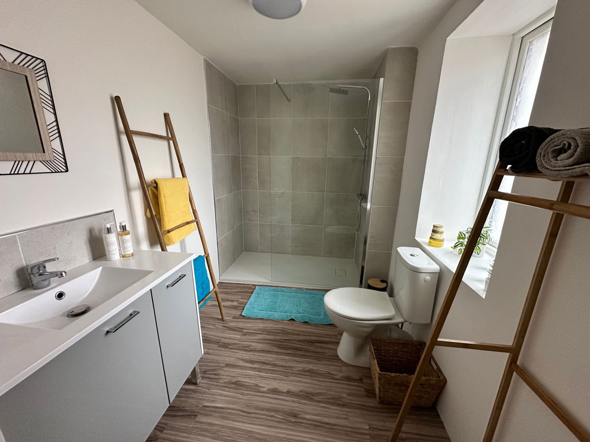 Family Bathroom 1st Floor