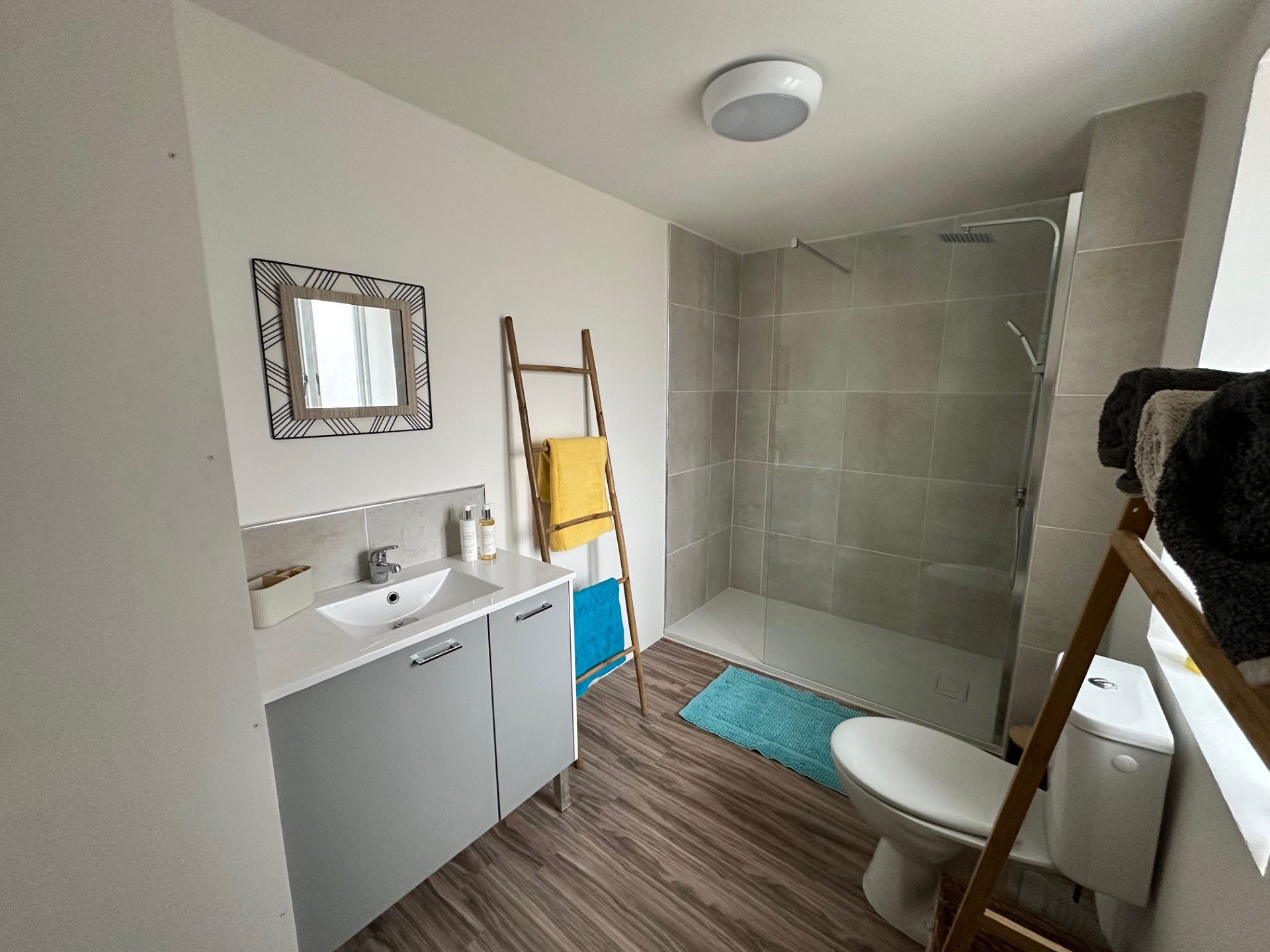 Family Bathroom 1st Floor