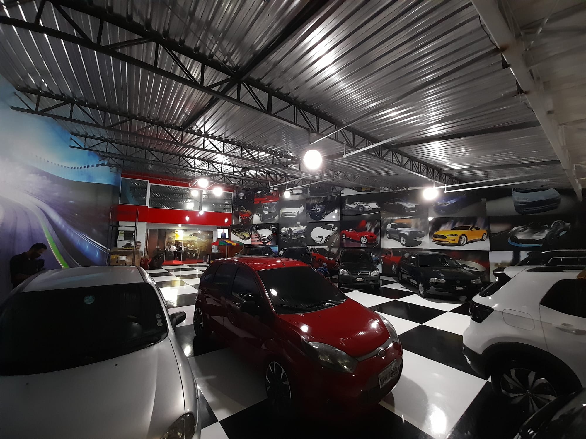 Concessionária de carros - antes