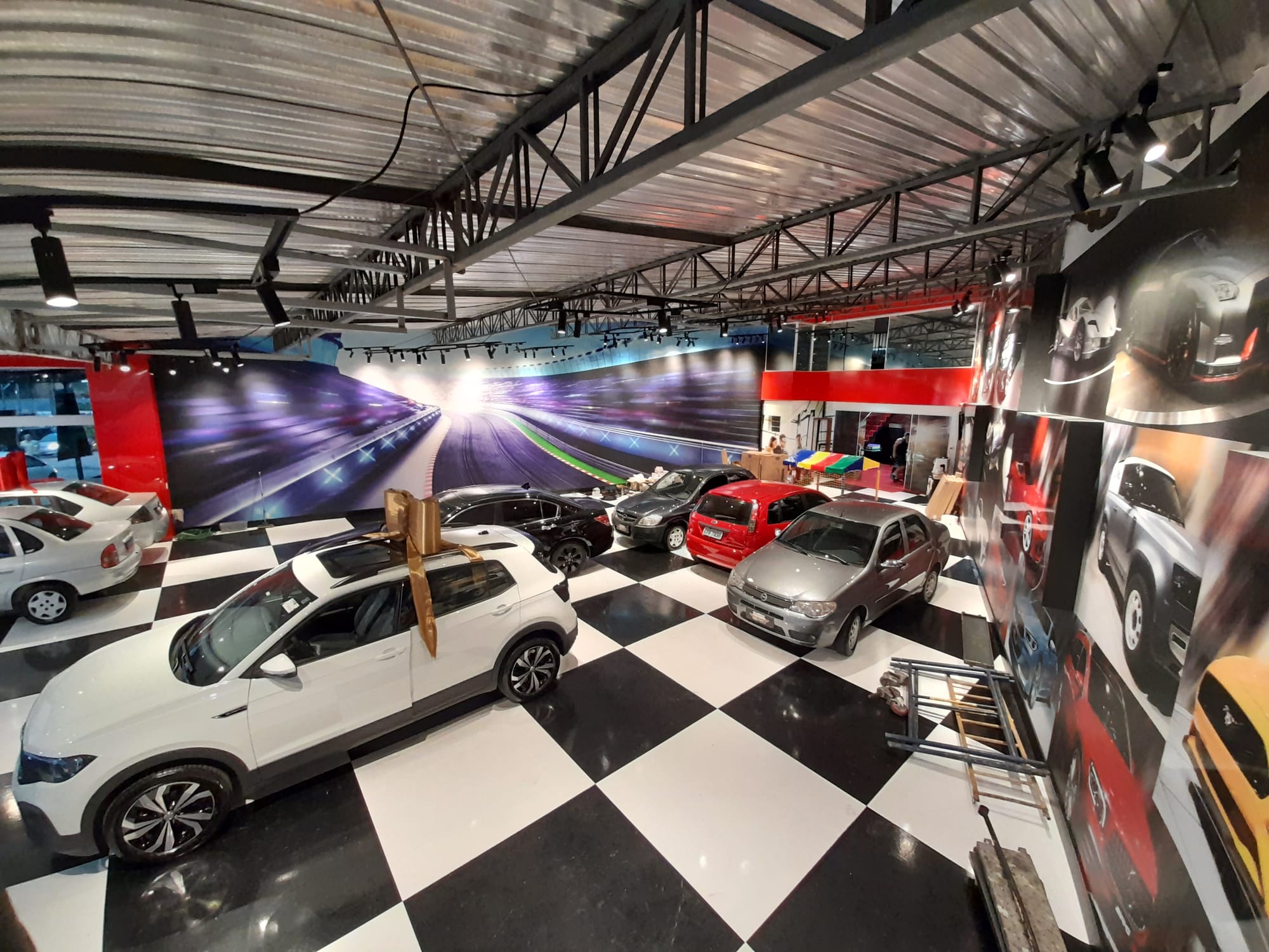 Concessionária de carros - Depois