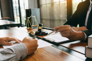 How Banking Lawyers In Bahrain Help Secure Business Deals?