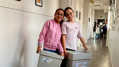 Installation des poubelles de tri.