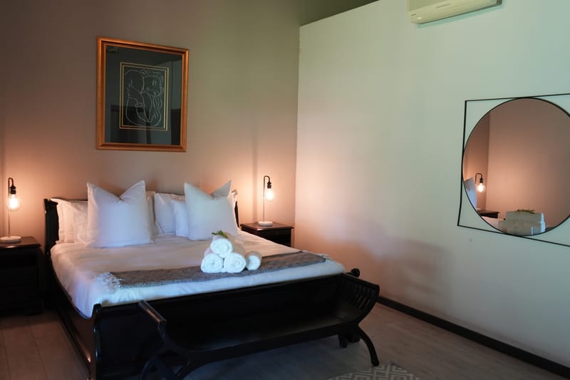 Master Bedroom with en-suite bathroom and walk-in cupboard