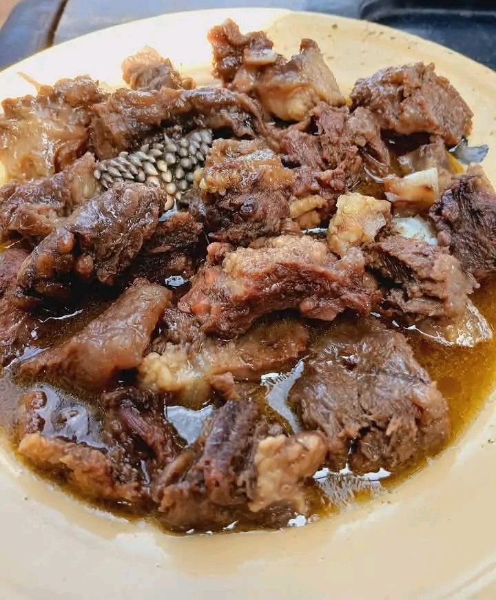 Inyama yenhloko + 2 sides