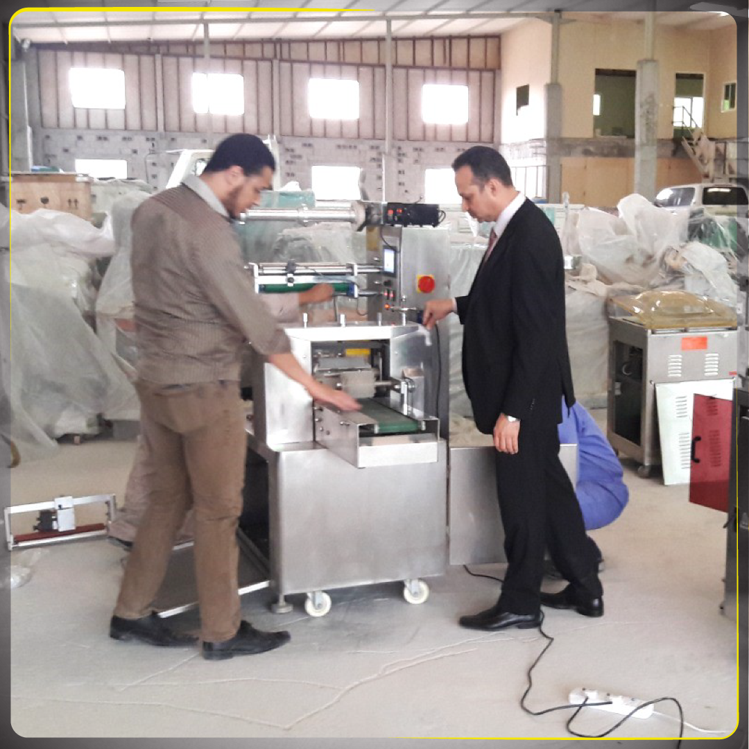 تركيب واختبار تشغيل خط تعبئة مواد غذائية