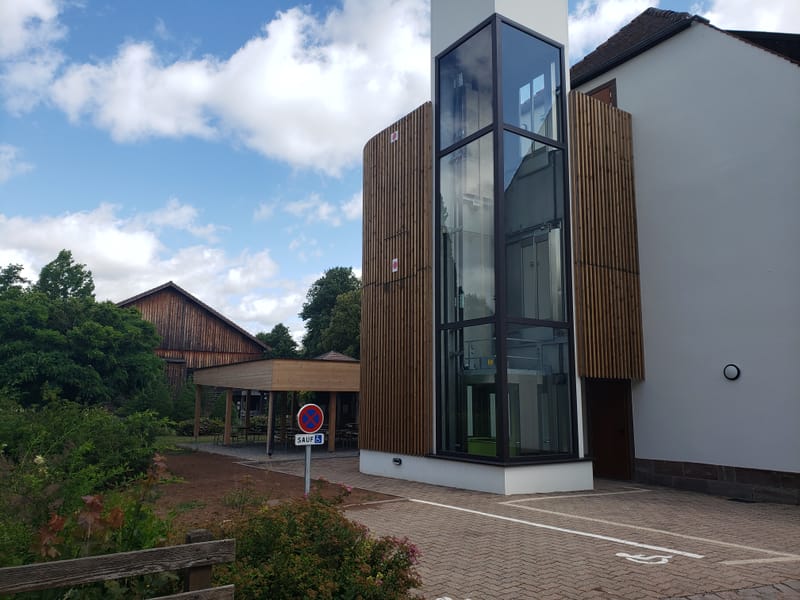 Murs à ossature bois et charpente bois - Bardage à claire voie - Auvent en bois