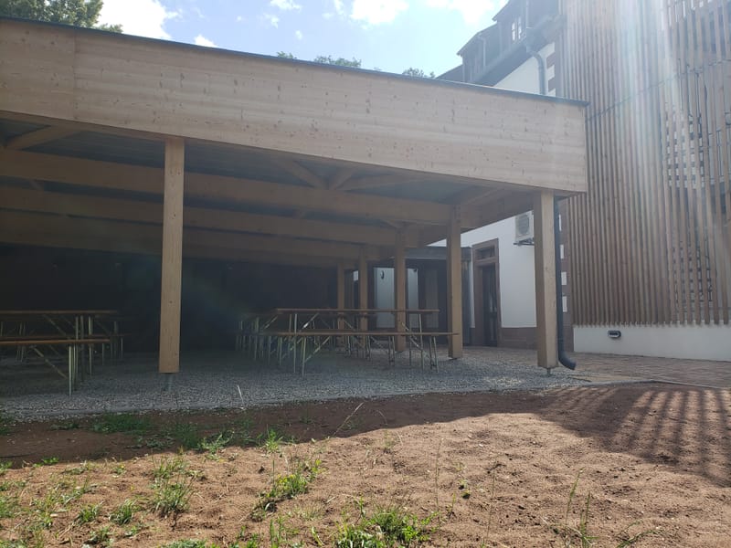 Murs à ossature bois et charpente bois - Bardage à claire voie - Auvent en bois