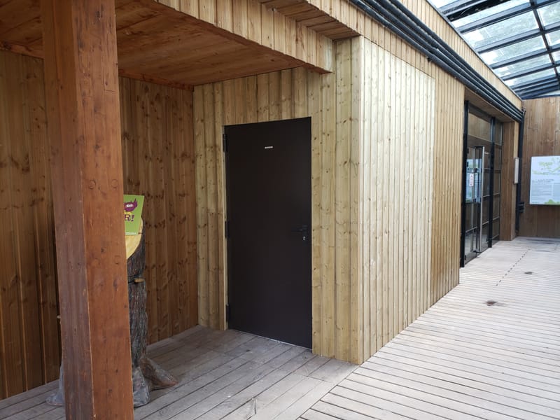 Murs à ossature bois et charpente bois - Bardage à claire voie - Auvent en bois