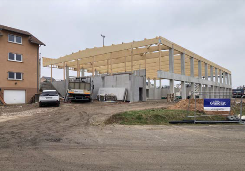 Charpente en bois - Couverture en bac acier isolé - Bardage métallique