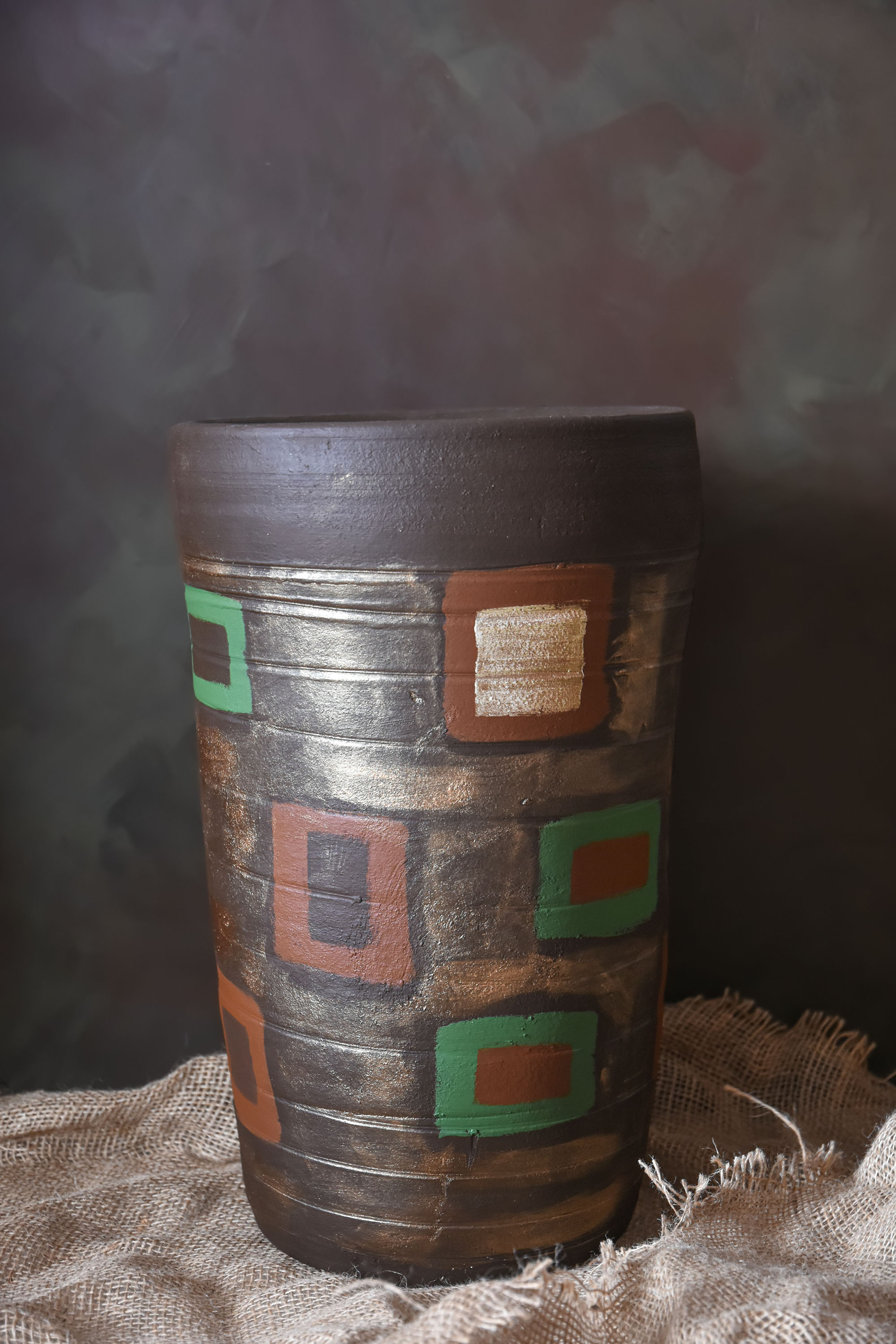 כד מחימר חברוני.