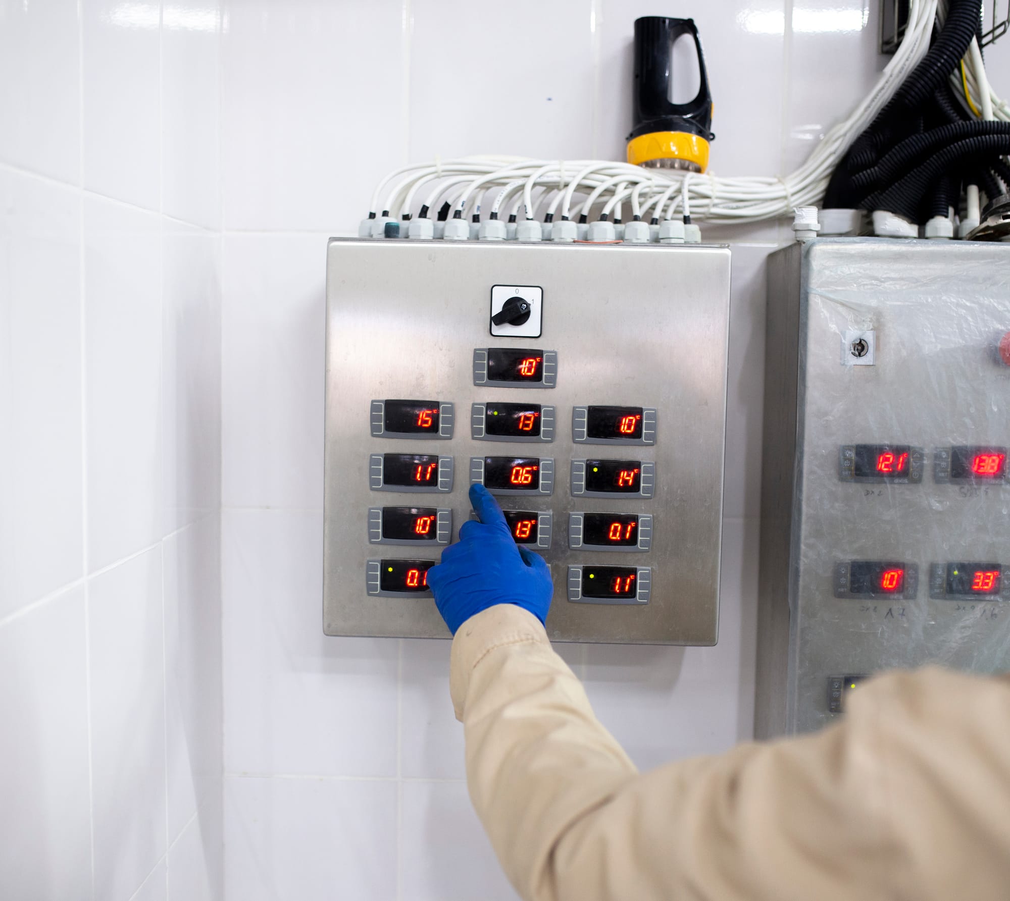 أهم الأسئلة التي يجب طرحها عند التعاقد مع شركة المصاعد