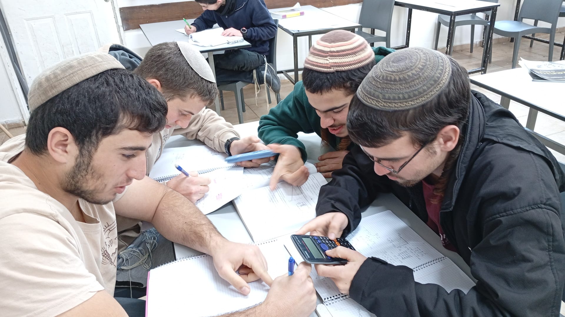 לימודי תיכון