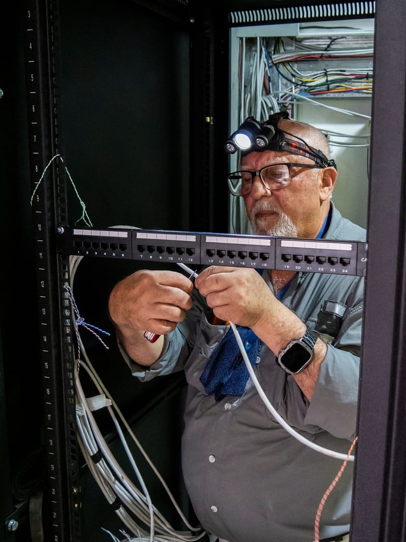 פתרונות Wi-Fi ואלחוט מתקדמים